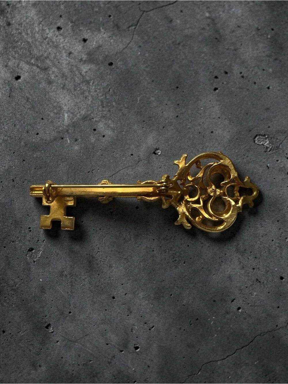 Gold Ornate Filigree Key Brooch - Elegant Women's Jewelry